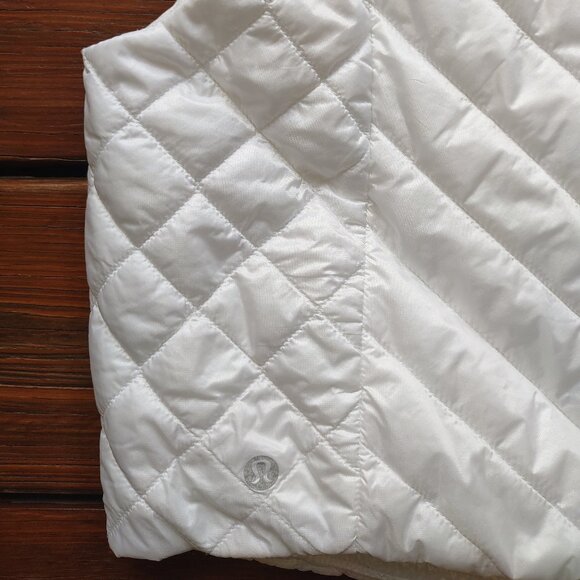 Lululemon Cropped Puffer Vest with Hood Size 10 White Snaps Hidden Zippers - Picture 10 of 13
